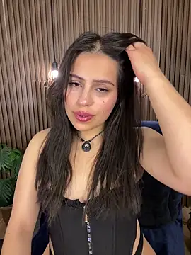 Yenifer 27 online show from 06-02-26, 03:39