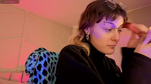 Rossiee huntt online show from 06-23-26, 01:09