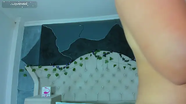 HayleyRoss  online show from 05-11-26, 02:45