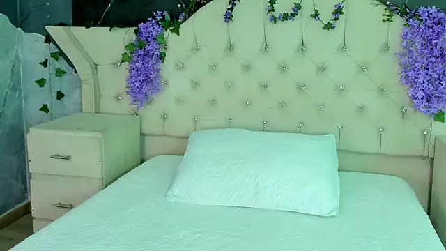 HayleyRoss  online show from 05-27-26, 02:24
