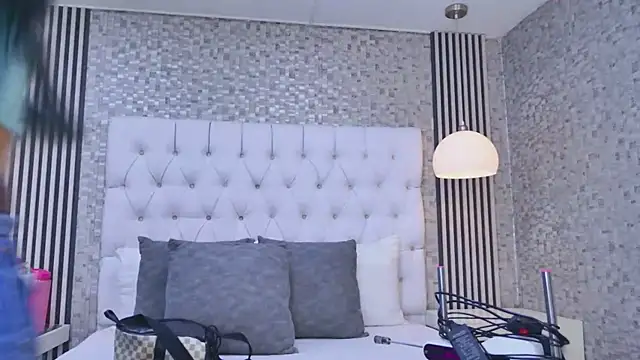VioletSweetts online show from 05-19-26, 07:21