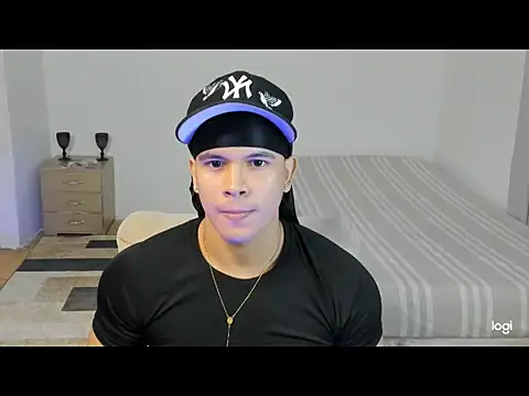 Snapshot of sant_wahlberg chatting on 05-06-26, 03:54 sant wahlberg online show from 05-06-26, 03:54