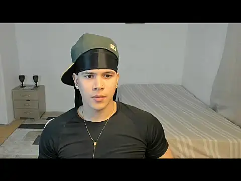 Snapshot of sant_wahlberg chatting on 05-16-26, 11:48 sant wahlberg online show from 05-16-26, 11:48