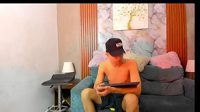 LOVE GUYS1 online show from 07-11-26, 01:55