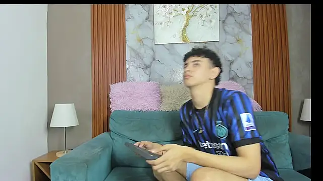 LOVE GUYS1 online show from 05-31-26, 06:09