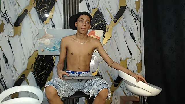 LOVE GUYS1 online show from 07-25-26, 07:31