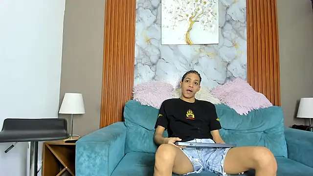 LOVE GUYS1 online show from 05-01-26, 01:27