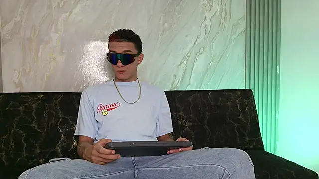 KING BOYS2026 online show from 05-17-26, 01:38