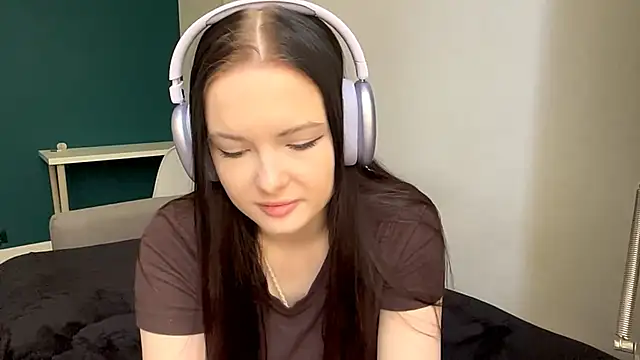 AmbientInvalid online show from 05-12-26, 10:10