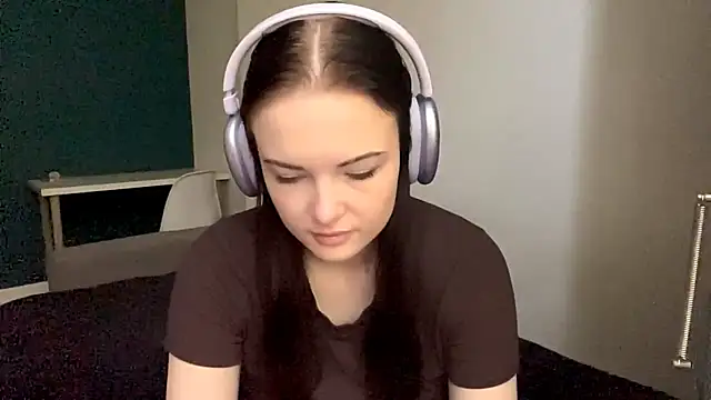 AmbientInvalid online show from 05-11-26, 01:01