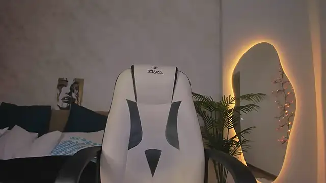 YukiLuna  online show from 06-10-26, 01:56