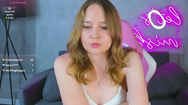 Emmaa Kimm online show from 06-25-26, 05:12