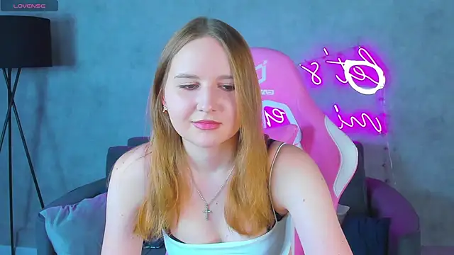 Emmaa Kimm online show from 06-26-26, 01:00