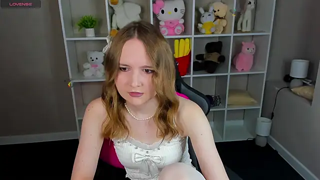 Emmaa Kimm online show from 05-17-26, 12:54
