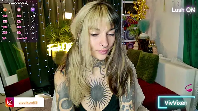 Snapshot of VivVixen chatting on 06-23-26, 06:28 VivVixen online show from 06-23-26, 06:28
