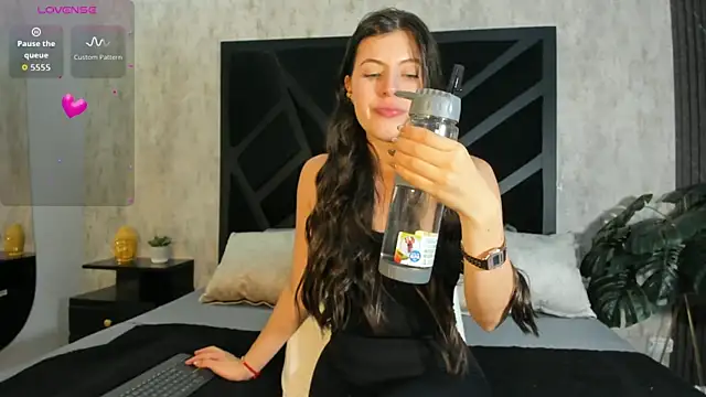 Hillary myerss  online show from 05-15-26, 05:44