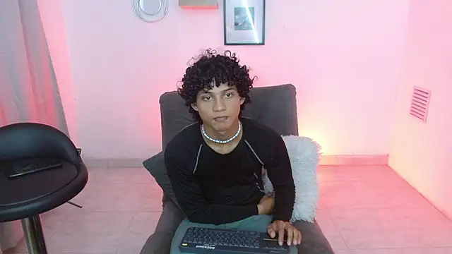 hades derox  online show from 05-07-26, 12:37