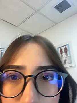 Snapshot of Sweet_Milaa1 chatting on 05-09-26, 04:21 Sweet Milaa1 online show from 05-09-26, 04:21