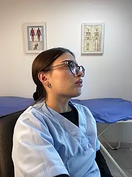 Snapshot of Sweet_Milaa1 chatting on 05-14-26, 07:00 Sweet Milaa1 online show from 05-14-26, 07:00