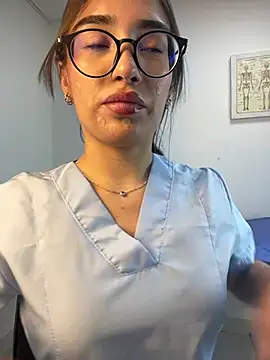Snapshot of Sweet_Milaa1 chatting on 05-19-26, 07:21 Sweet Milaa1 online show from 05-19-26, 07:21