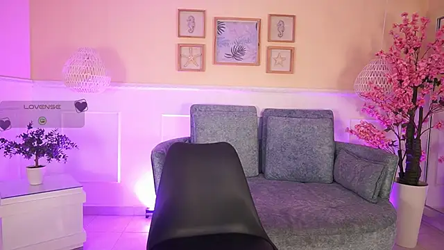 VioletJoness  online show from 05-07-26, 11:35