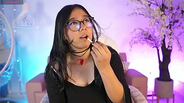 VioletJoness  online show from 07-09-26, 11:42