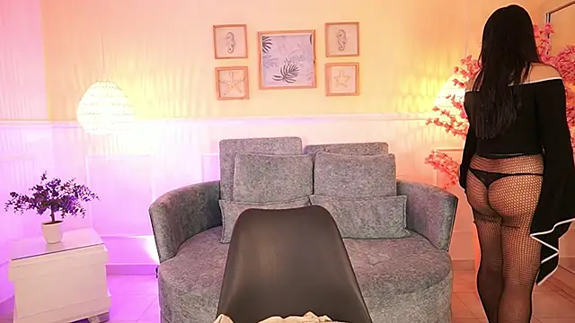 VioletJoness  online show from 06-10-26, 11:44