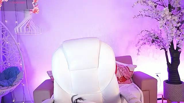 VioletJoness  online show from 07-22-26, 11:34
