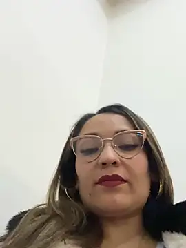 kimismile0414 online show from 05-05-26, 01:08