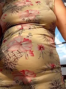 Snapshot of MerelinMILf2 chatting on 06-16-26, 03:01 MerelinMILf2 online show from 06-16-26, 03:01