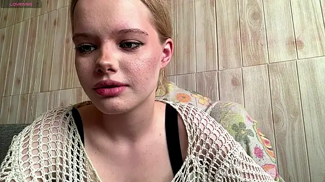 Malinwitch online show from 06-25-26, 02:11