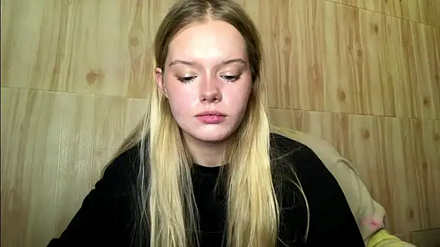 Snapshot of Malinwitch chatting on 05-24-26, 05:35 Malinwitch online show from 05-24-26, 05:35