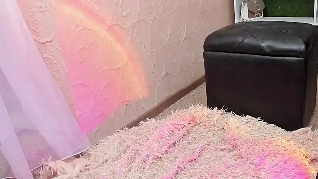 lililiana online show from 06-18-26, 09:08
