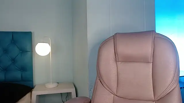 Snapshot of Lilyred_ chatting on 07-11-26, 03:29 Lilyred online show from 07-11-26, 03:29
