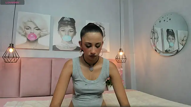Miabloom19  online show from 05-09-26, 03:10