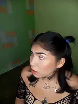 PequenaNena online show from 05-03-26, 04:17