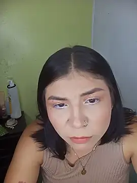 Snapshot of PequenaNena chatting on 05-18-26, 07:51 PequenaNena online show from 05-18-26, 07:51