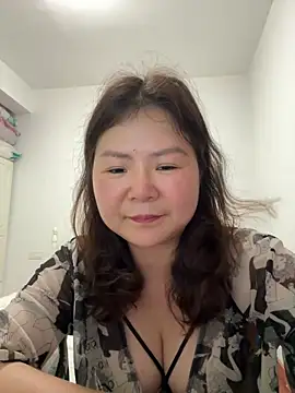 Snapshot of linda51863 chatting on 05-21-26, 12:13 linda51863 online show from 05-21-26, 12:13