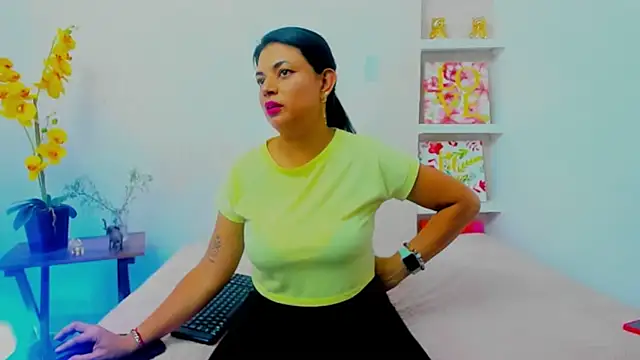 Snapshot of ChloeSmith9 chatting on 06-09-26, 10:00 ChloeSmith9 online show from 06-09-26, 10:00