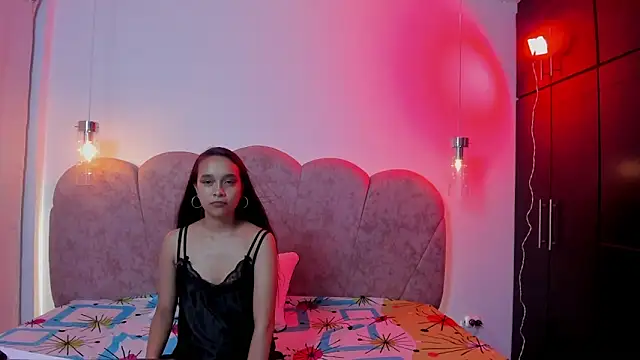 AlejandraLaurent online show from 05-05-26, 04:26