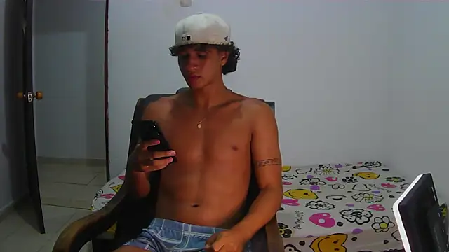 Snapshot of Hansel_take chatting on 05-28-26, 01:57 Hansel take online show from 05-28-26, 01:57