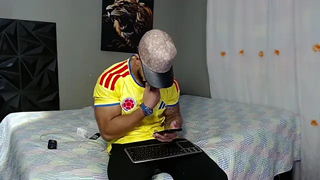 Snapshot of JACOB_BECKET chatting on 06-05-26, 10:48 JACOB BECKET online show from 06-05-26, 10:48