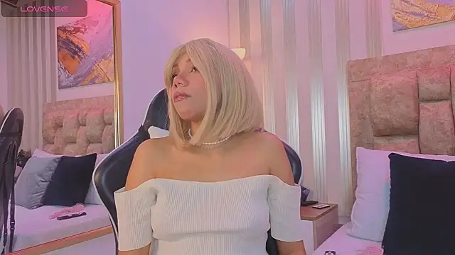 lilith pink   online show from 05-22-26, 04:32