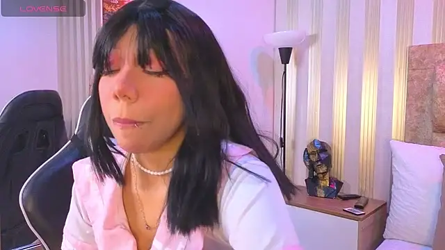 lilith pink   online show from 05-14-26, 03:58