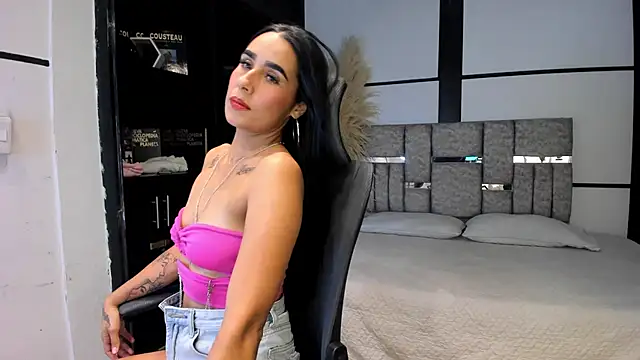 PhoenixBlond online show from 05-10-26, 04:05