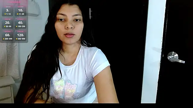 Snapshot of KarlaLoving chatting on 05-21-26, 07:00 KarlaLoving online show from 05-21-26, 07:00