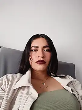 Snapshot of Sky__19 chatting on 05-16-26, 07:24 Sky 19 online show from 05-16-26, 07:24