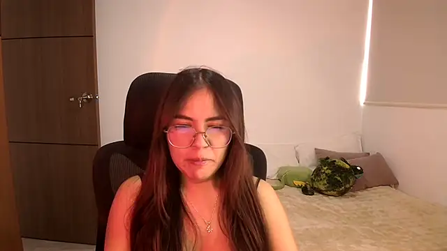 Snapshot of abbyyandmaxx chatting on 07-10-26, 03:34 abbyyandmaxx online show from 07-10-26, 03:34