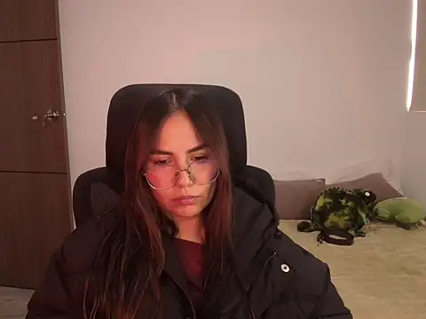 Snapshot of abbyyandmaxx chatting on 06-30-26, 04:07 abbyyandmaxx online show from 06-30-26, 04:07