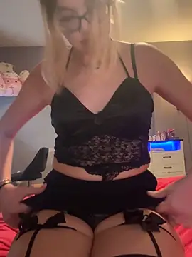 pinkstarburstt online show from 05-19-26, 05:36